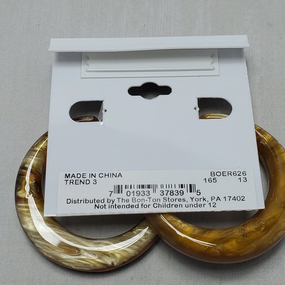 Relativity marbled thick tortoise hoop earring - Picture 4 of 4